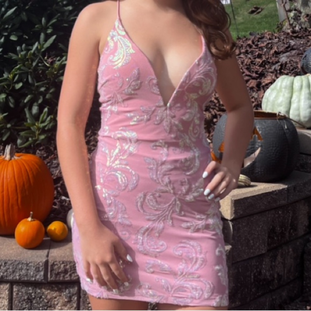 Pink homecoming dress. Great condition. Size small
